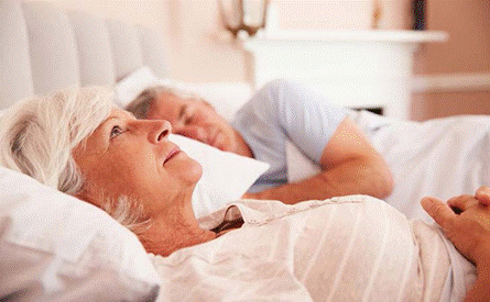 Mất ngủ ở người già: Nguyên nhân và giải pháp